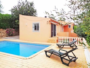 Casa Cercadinha pool view