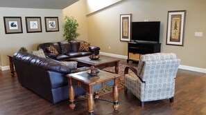 Beautifully furnish living room with new 2016 55" TV.