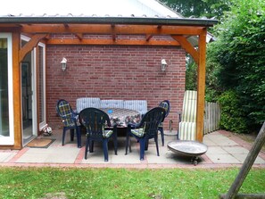 Property, Backyard, Pergola, Patio, Yard, House, Building, Shed, Garden Buildings, Outdoor Structure