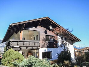 Himmel, Pflanze, Fenster, Gebäude, Haus, Baum, Holz, Urban Design, Wohngebiet, Hütte