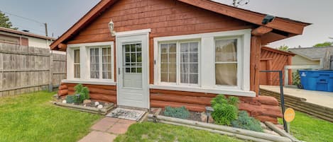 Houghton Lake Vacation Rental | 1BR | 1BA | 600 Sq Ft | Step-Free Access