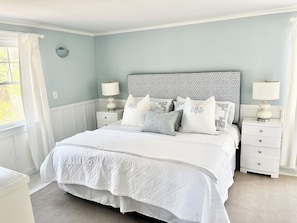 DownStairs Master with King Bed