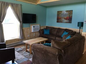 Cabin 4 Living Area