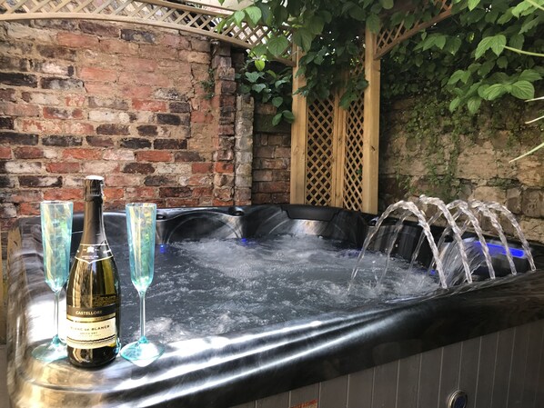 Bain à remous extérieur