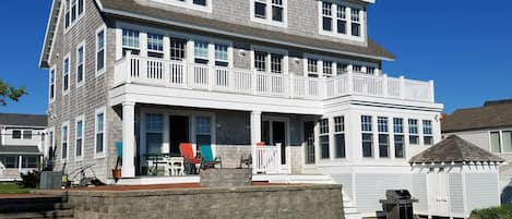 Rear of the home facing the ocean