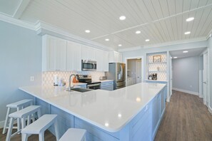Remodeled stunning kitchen!