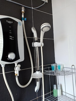 Dusche mit Handbrause