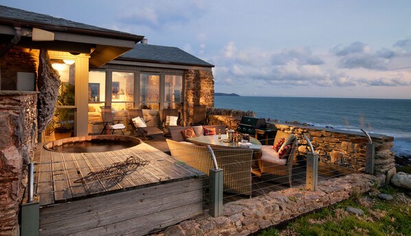 Beach House with Hot Tub, Fabulous 180 Degree Sea Views, Pure Luxury