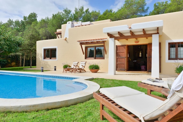 Villa El Abuelo. Ibiza. Charming rustic villa
