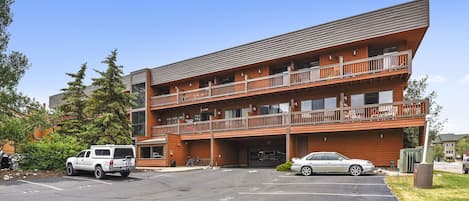 Cedar Lodge Condominiums