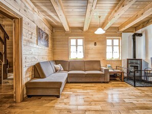 Room, Furniture, Property, Ceiling, Interior Design, Building, Living Room, Floor, Wood Flooring, Beam