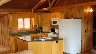 Cedar Cabin at Silver Bay View Cottages on Smith Mountain Lake - Huddleston