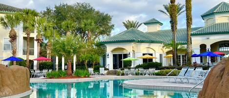 Heated Tropical Beach Style Walk-in Pool