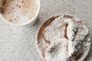 Beignets - Cafe du Monde