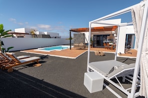 Nice terrace with outdoor furniture, private heated pool 