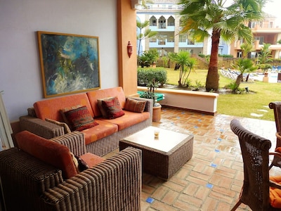 luxury frontline beach ground floor apartment with seaviews, internet, 4 pools
