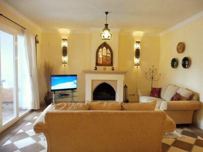 luxury frontline beach ground floor apartment with seaviews, internet, 4 pools