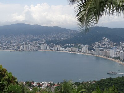 Hermosa casa en Las Brisas Acapulco, vista increíble. 3 personas Servicio incluido