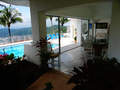 Hermosa casa en Las Brisas Acapulco, vista increíble. 3 personas Servicio incluido