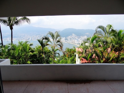 Hermosa casa en Las Brisas Acapulco, vista increíble. 3 personas Servicio incluido