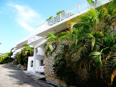 Hermosa casa en Las Brisas Acapulco, vista increíble. 3 personas Servicio incluido