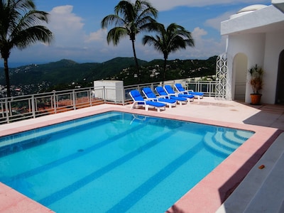 Hermosa casa en Las Brisas Acapulco, vista increíble. 3 personas Servicio incluido