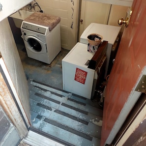 Entry from outside into common laundry area.