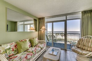 Beautifully Furnished Living Room 