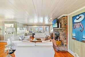 Gorgeous Living Space 