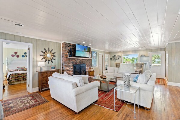 Gorgeous Living Space 