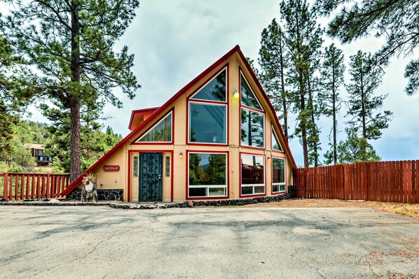 Ruidoso Vacation Rental | 4BR | 3BA | 2,800 Sq Ft | Stairs Required