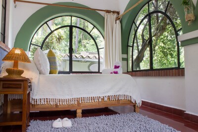 Villa El Nido-Fab Ubicación-Ubicado en exuberante vegetación-ideal 4 parejas-gran piscina