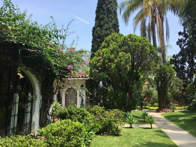 Villa El Nido-Fab Ubicación-Ubicado en exuberante vegetación-ideal 4 parejas-gran piscina