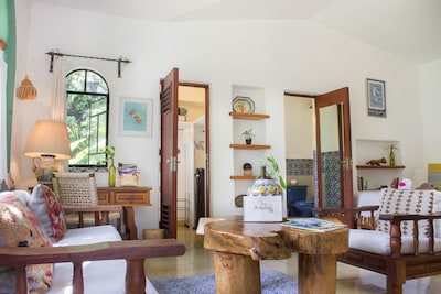 Villa El Nido-Fab Ubicación-Ubicado en exuberante vegetación-ideal 4 parejas-gran piscina