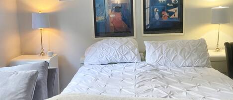Master Bedroom-King
TV
