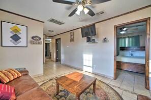 Living Room | Central A/C & Heating | Free WiFi
