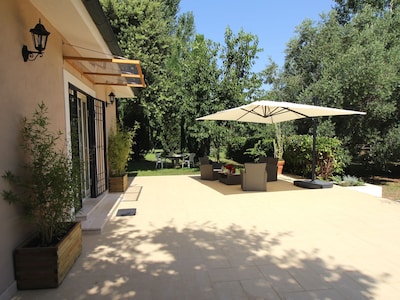 Holiday in quiet and comfortable accommodation with swimming pool, near the sea and ROME