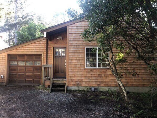 This is a beautiful, cozy home, nestled in trees!