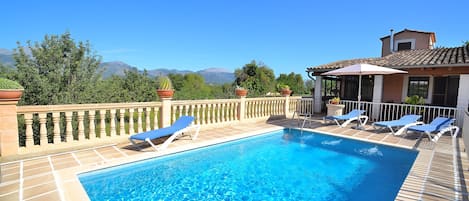 Beautiful finca with impeccable pool and garden. Tramuntana 171