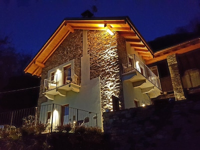 LAGO DE ORTA - TODA LA CASA- VISTA AL LAGO CON JARDÍN Y PLAYA