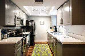 Kitchen & appliances