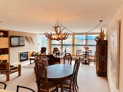 Lionshead Condo 5min walk to lifts, Indoor & outdoor Pool/3 Hot tub, ski storage