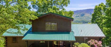 A spacious 2,500 square ft luxury cabin on a large lot with big views!