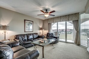 Bright spacious family room 