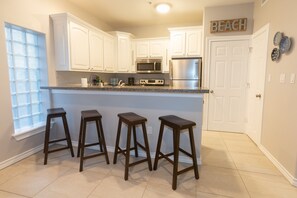 Kitchen - 4 bar stools 