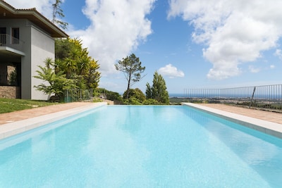 Encantadora casa con piscina - vistas al mar y montaña