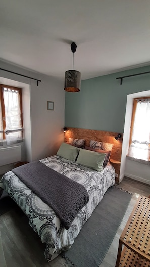 Chambre 1er étage (lit 140*190)