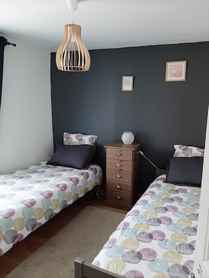 Chambre 2e étage (2 lits 90x200)