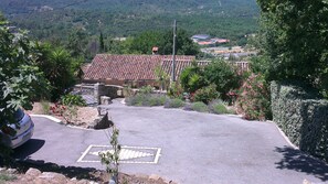 Parking dans jardin