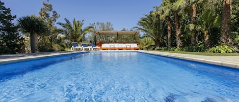 La Vila. Ibiza. Bella piscina
